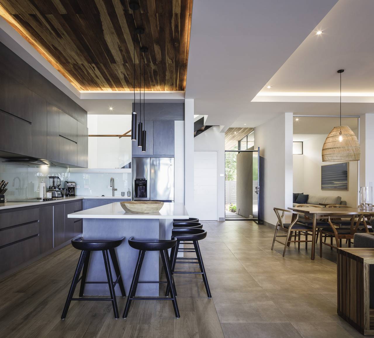 DOS CASAS BEACHFRONT CONDOMINIUM 003