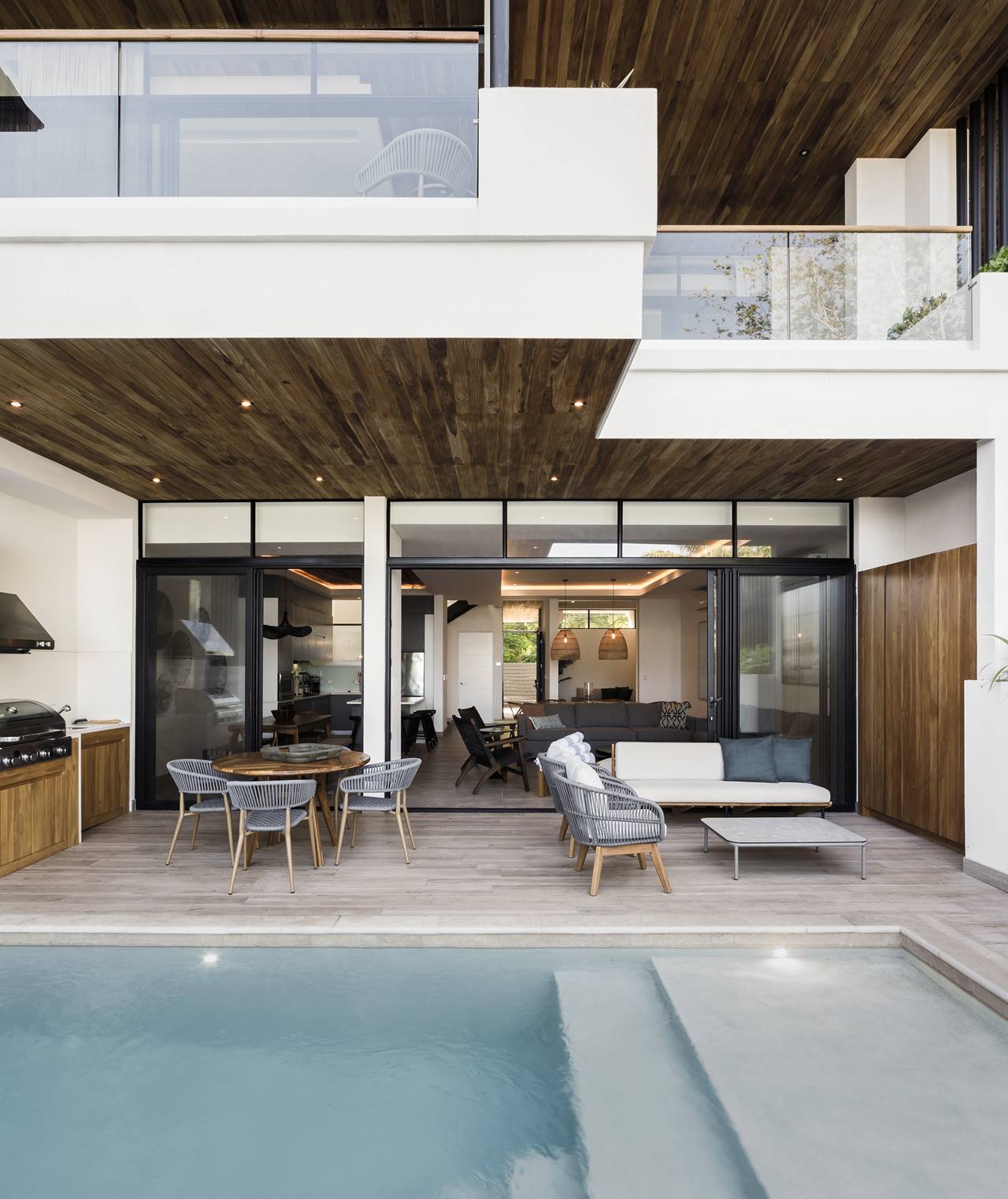 DOS CASAS BEACHFRONT CONDOMINIUM 016