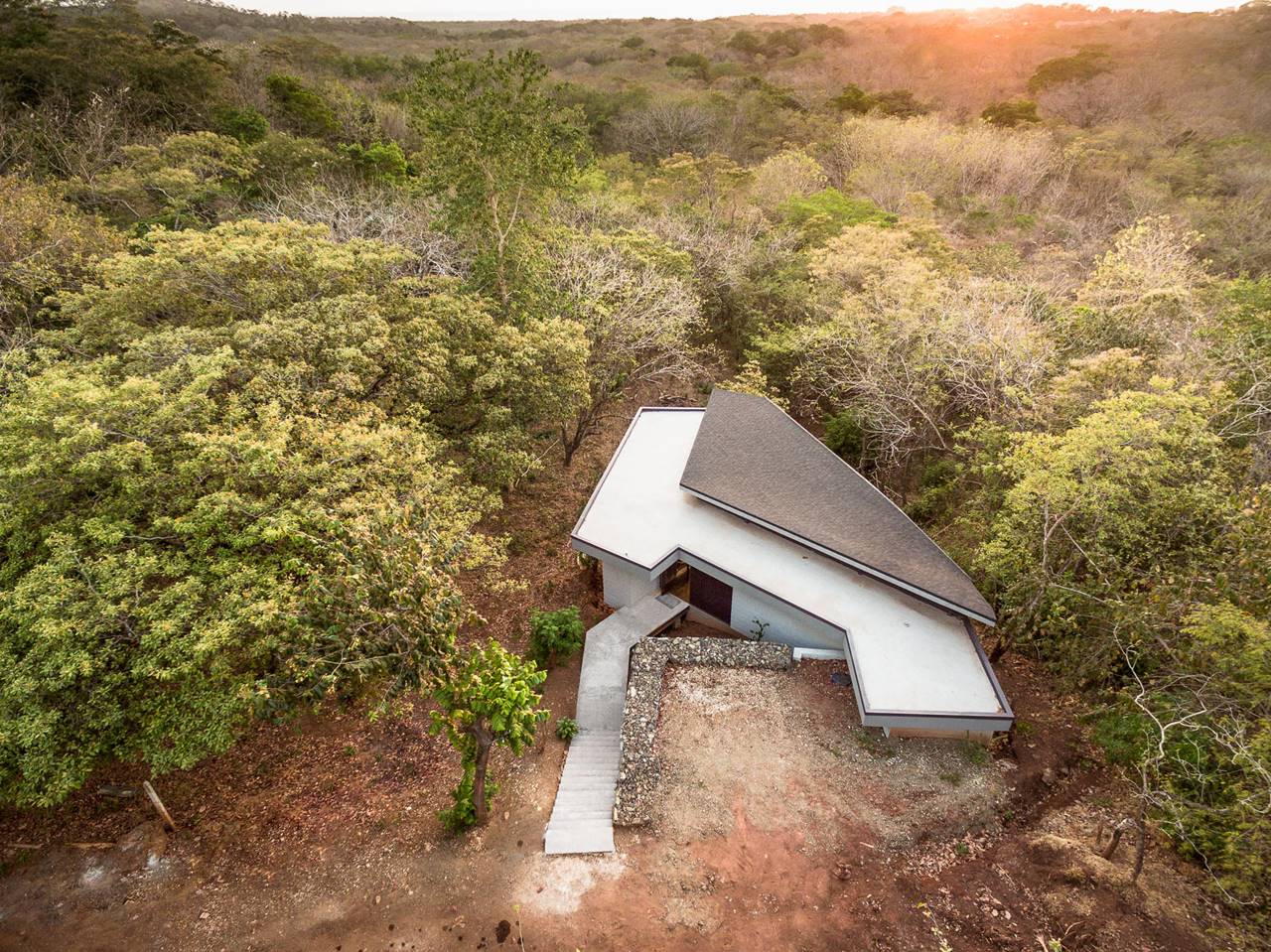 FLOATING LEAF HOUSE 001