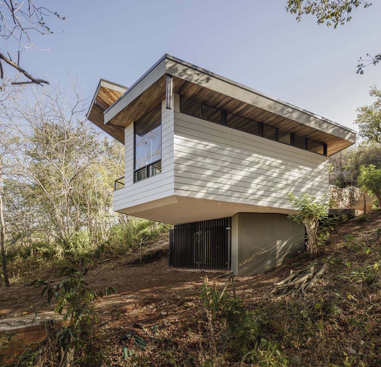 FLOATING LEAF HOUSE 006