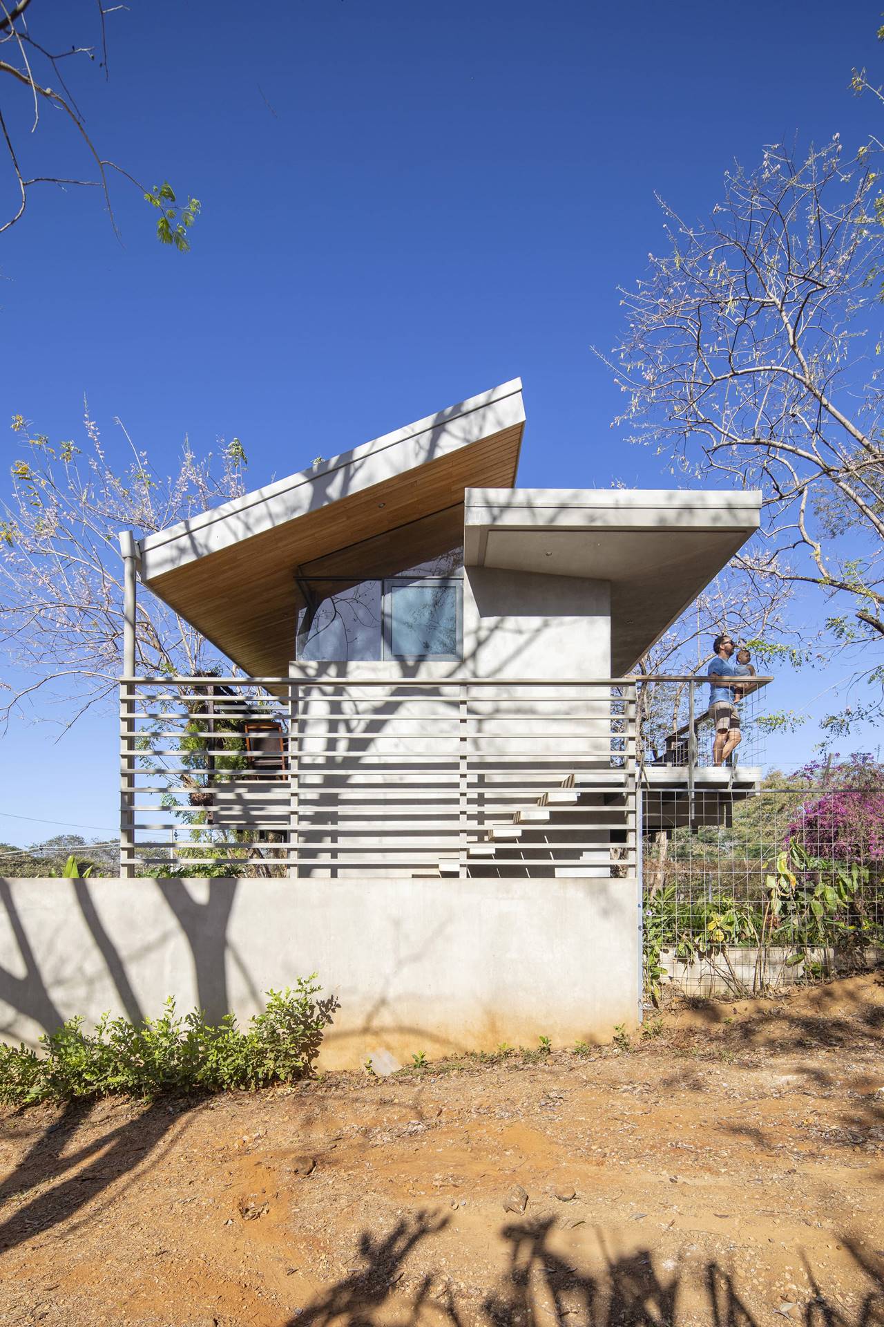 GARDEN HOUSE 002