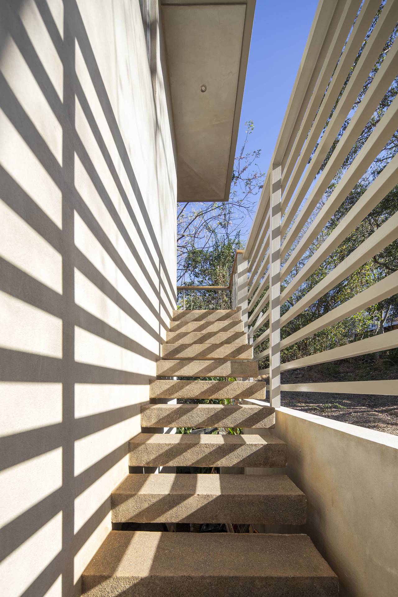 GARDEN HOUSE 004