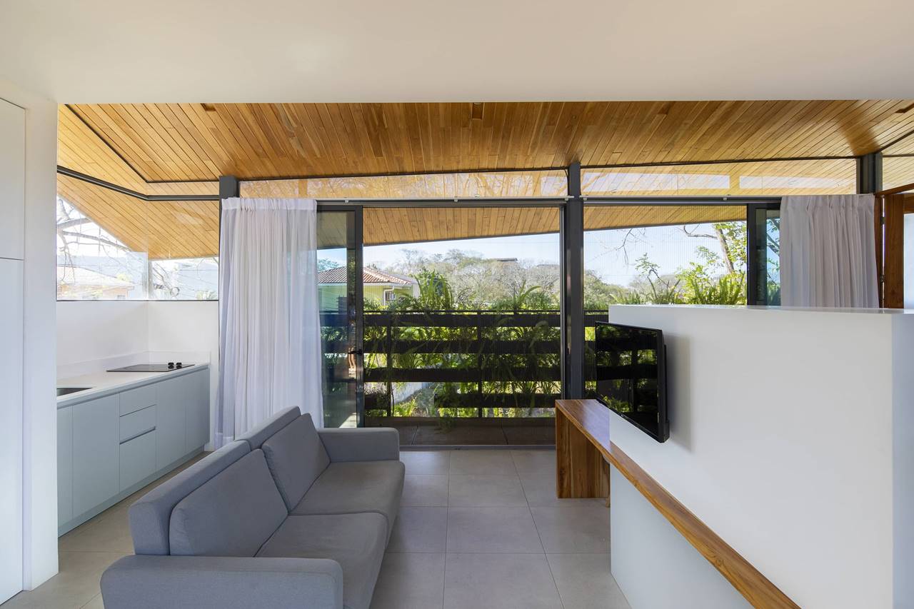 GARDEN HOUSE 007