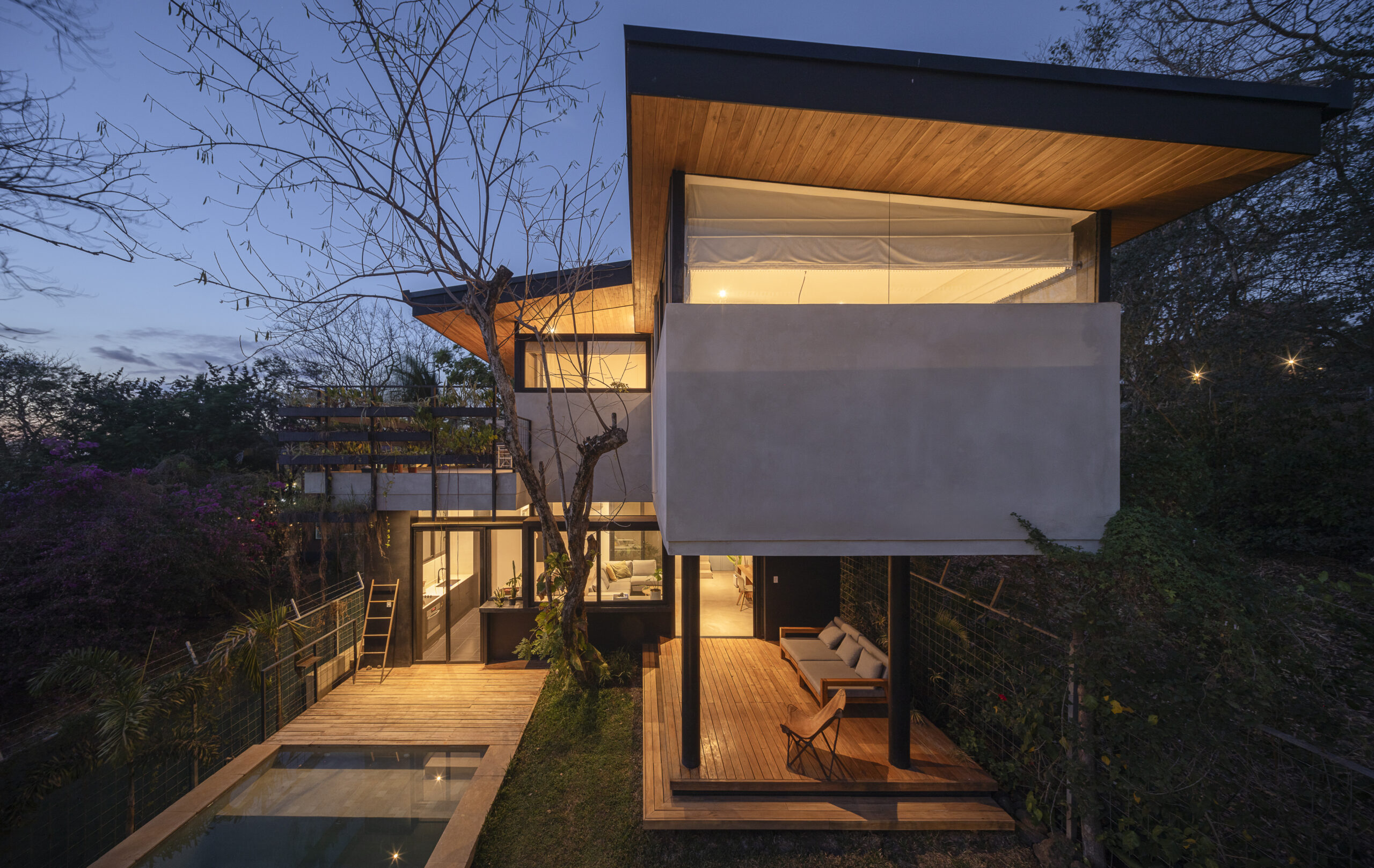 House by the Tree_05_PORTADA