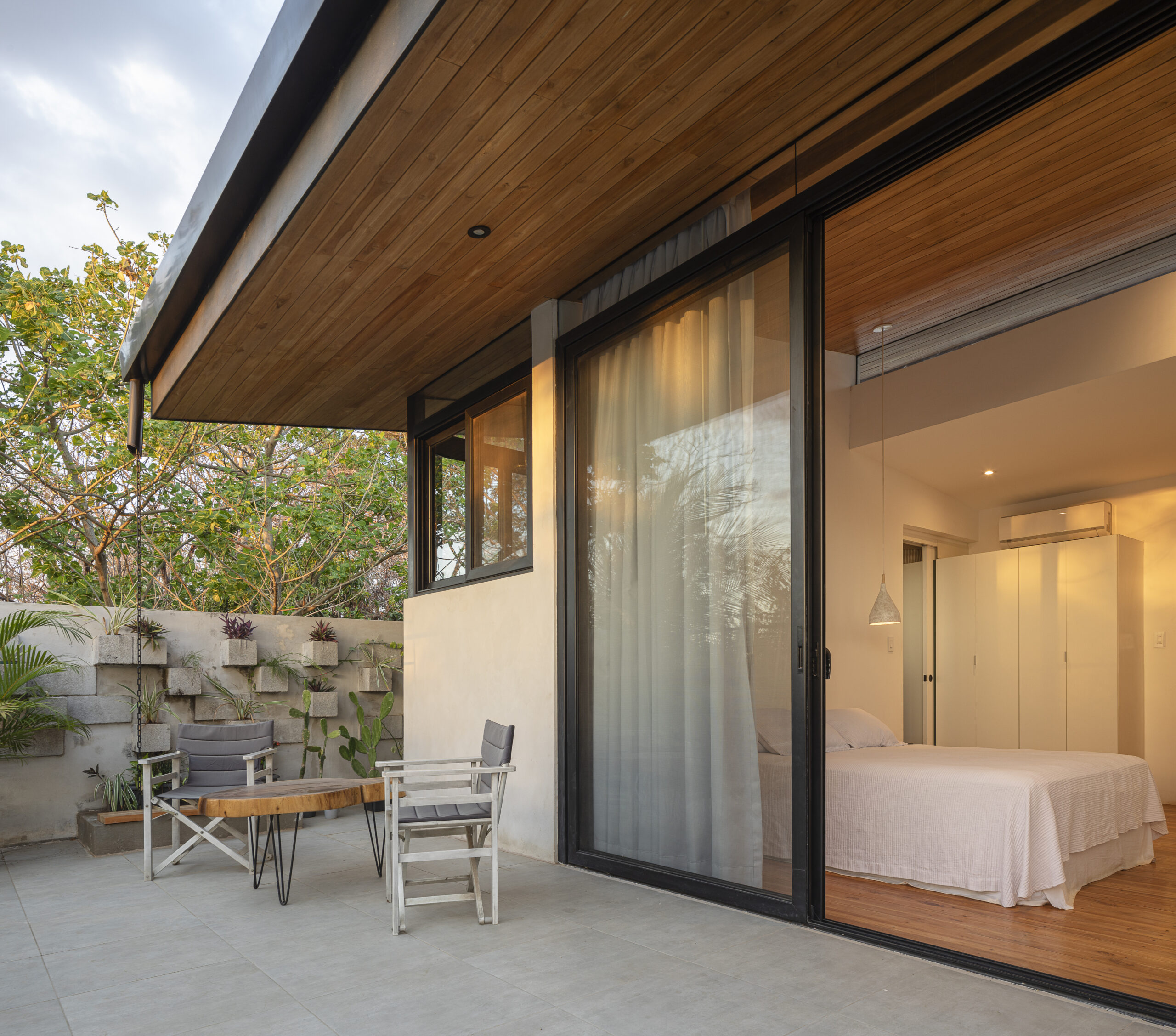 House by the Tree_10