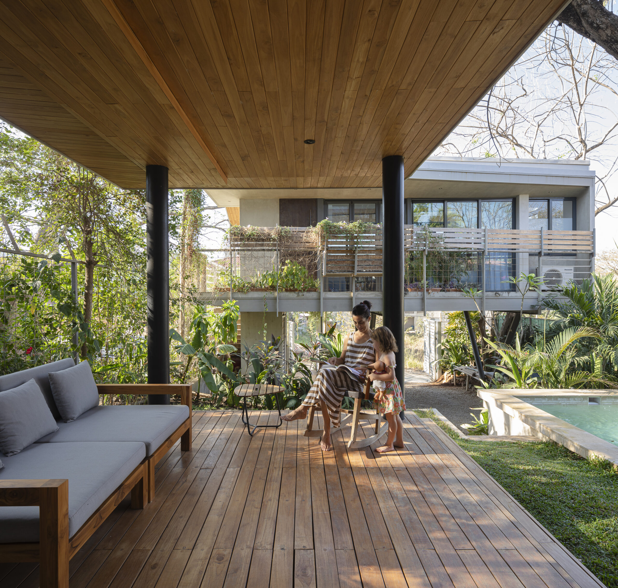 House by the Tree_12