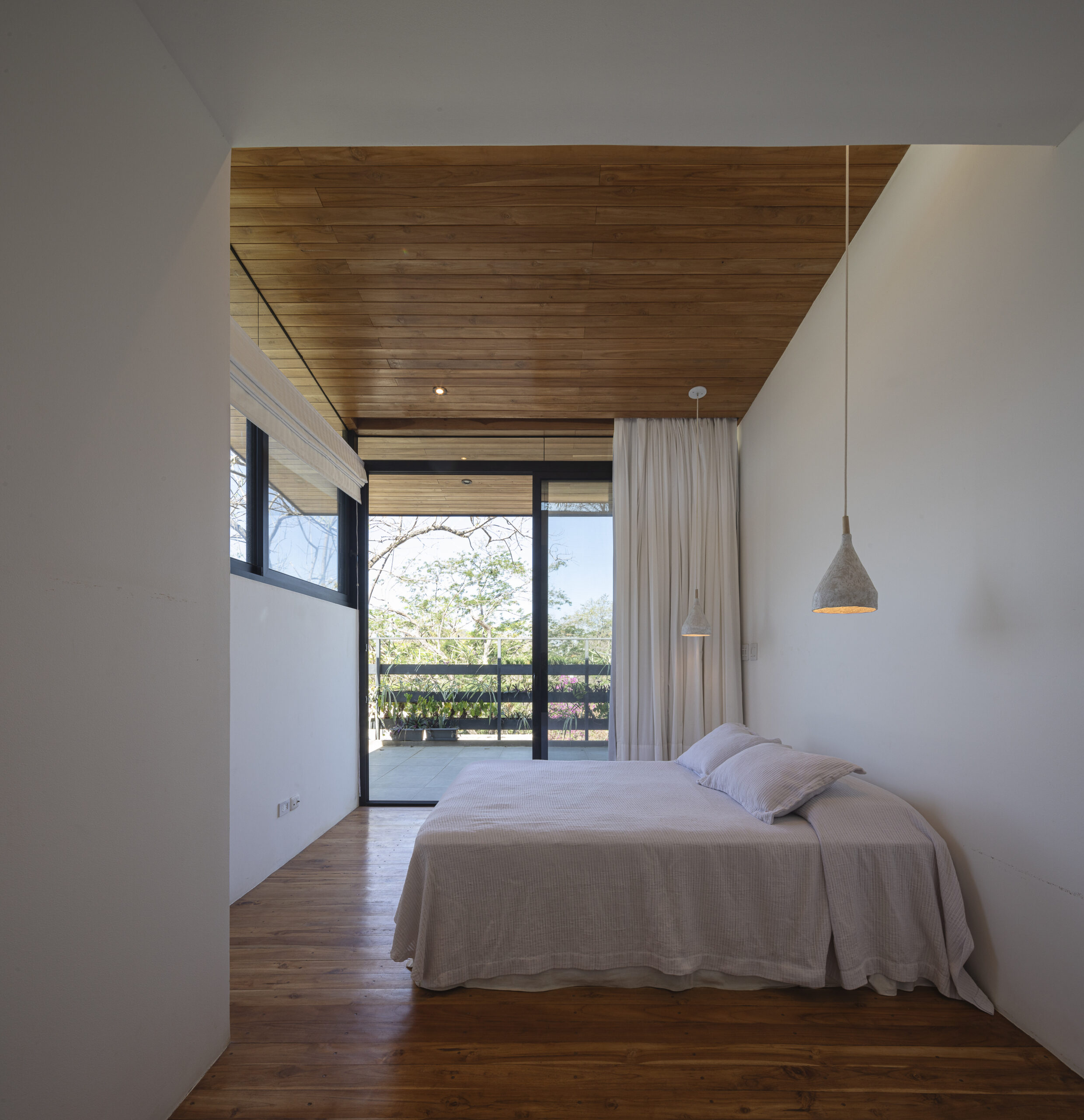 House by the Tree_25